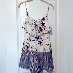 Francesca’s Floral Romper M